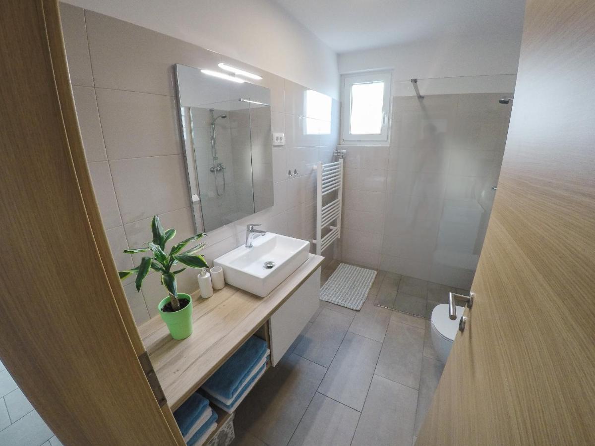 Garden View Apartments Ankaran Luaran gambar