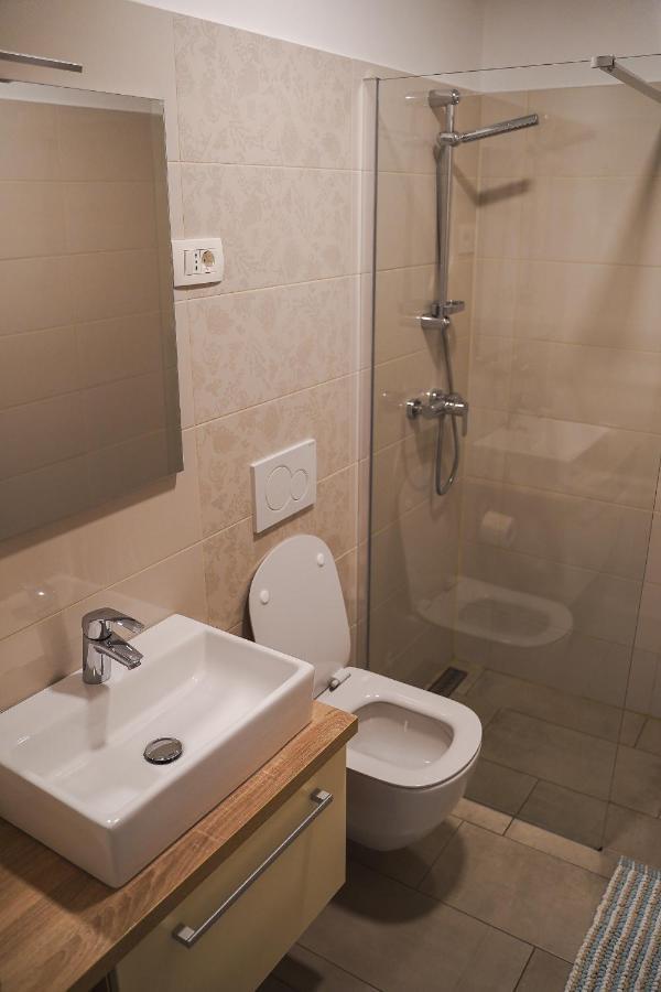 Garden View Apartments Ankaran Luaran gambar