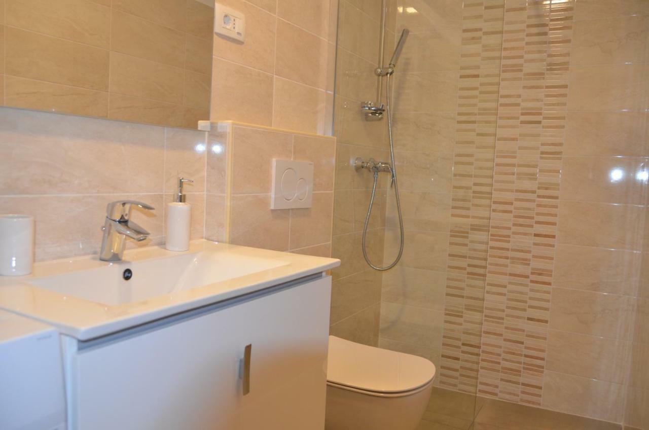 Garden View Apartments Ankaran Luaran gambar