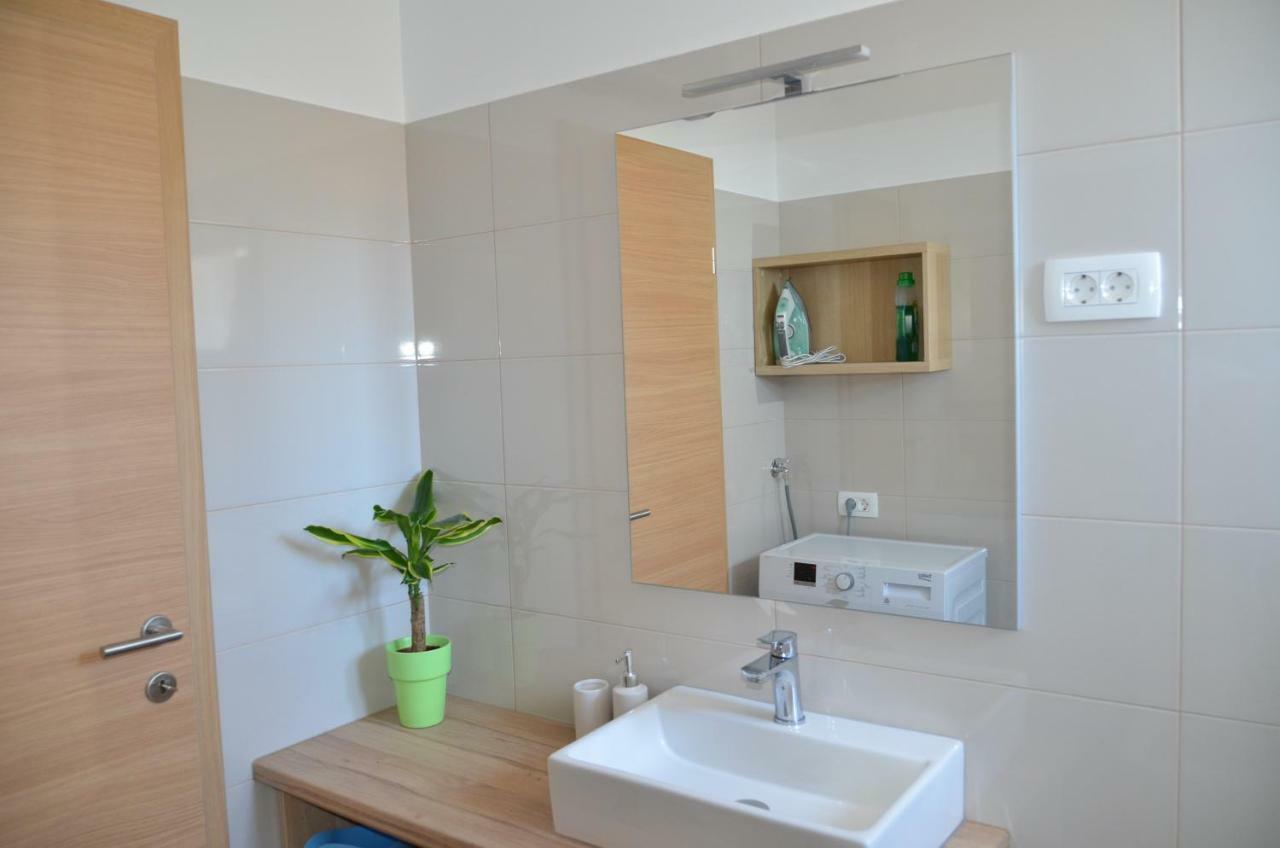Garden View Apartments Ankaran Luaran gambar